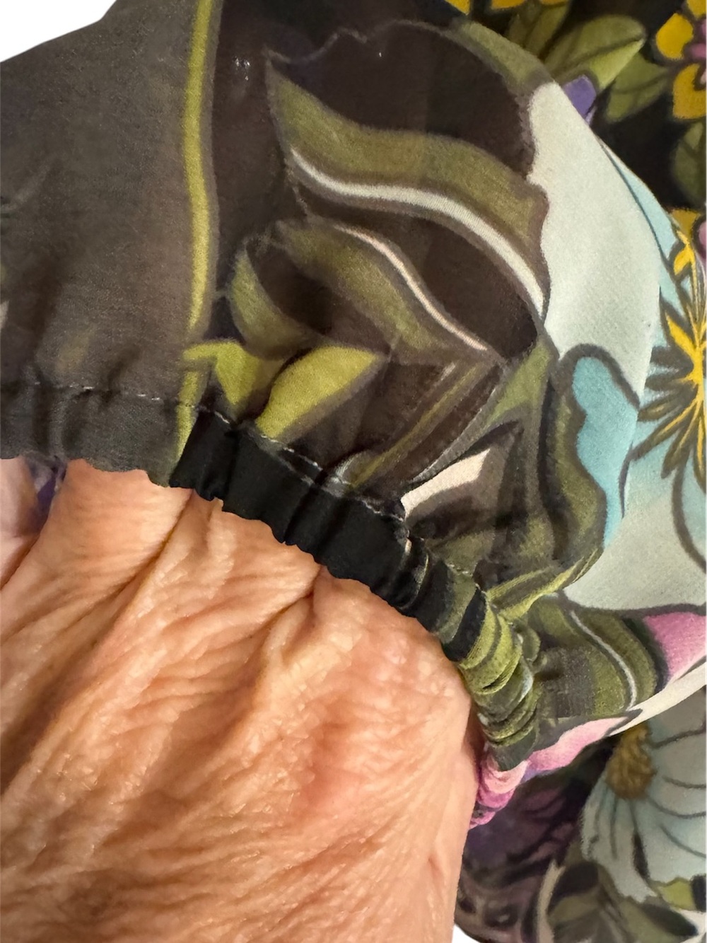 BEAUTIFUL Floral Button-Down Blouse in Black, Purple, Yellow, Pink PLUS 22 #11 - Picture 4 of 9